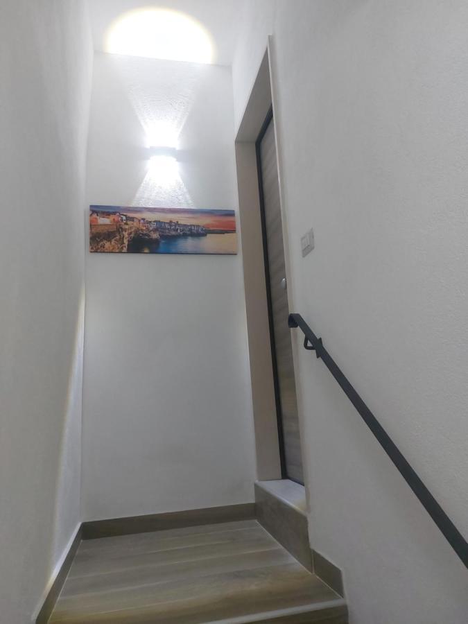 Appartamento Casa Junno Monte SantʼAngelo Esterno foto